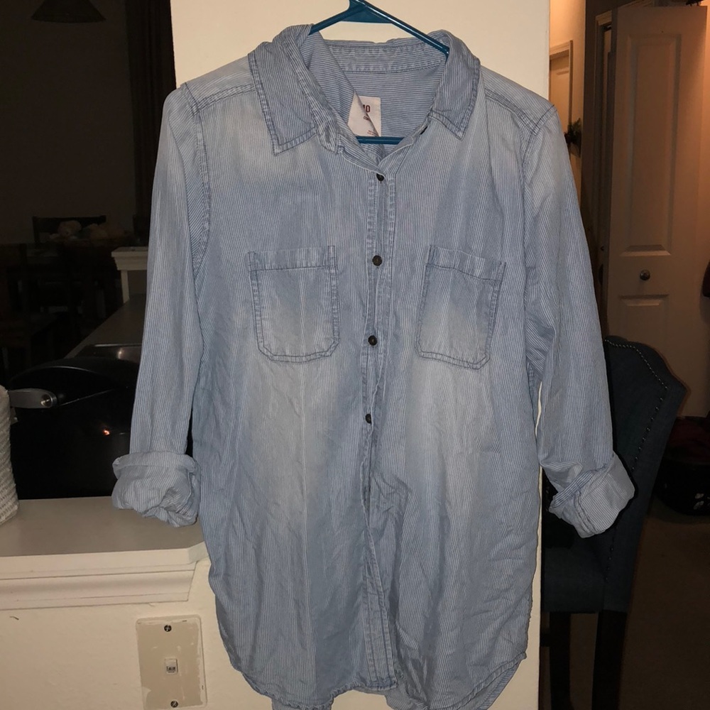 Chambury button up from target- SIZE L